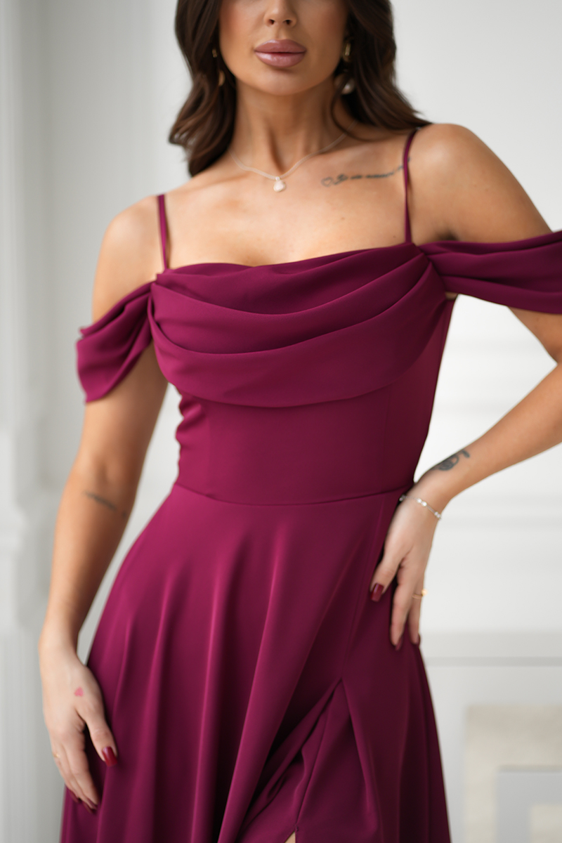 Avatud õlgadega maksikleit, punane