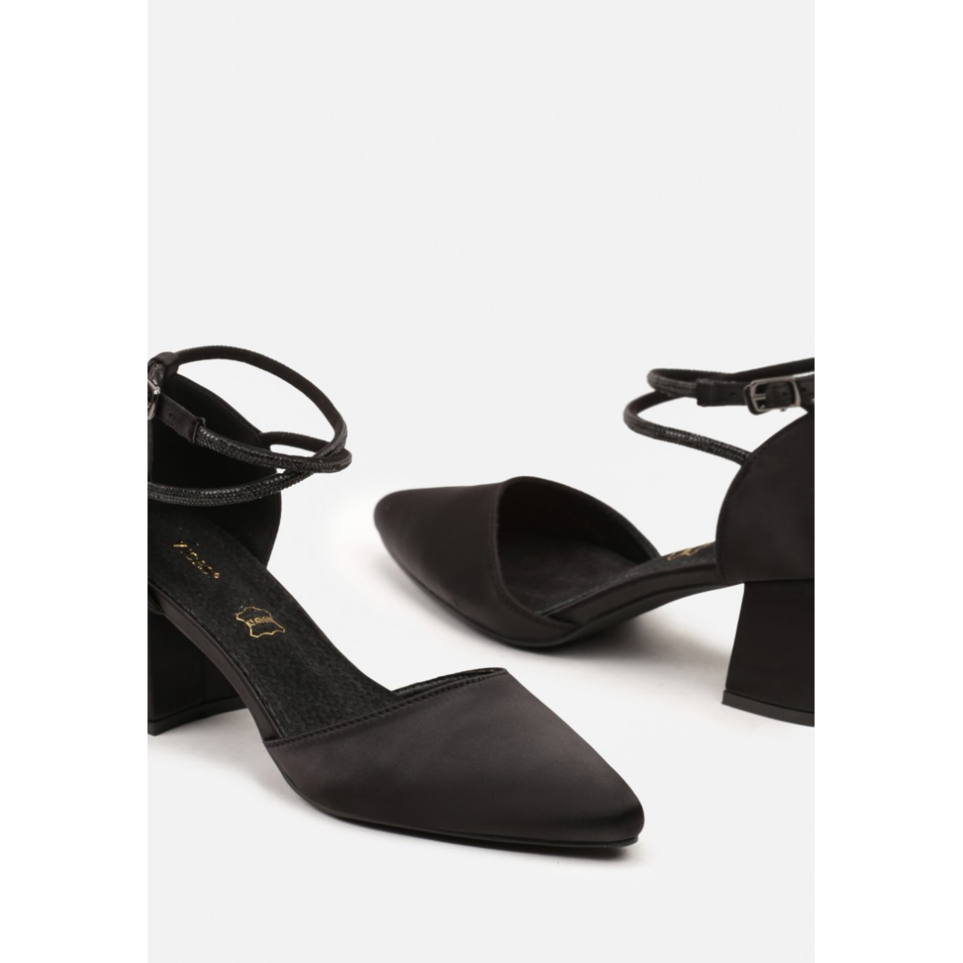 Heeled shoes, black