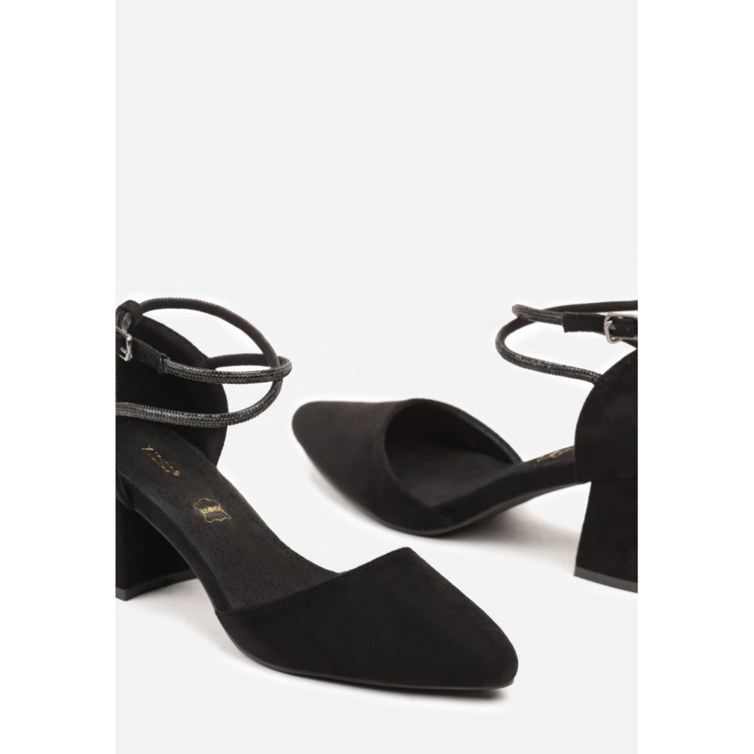 Heeled shoes, black