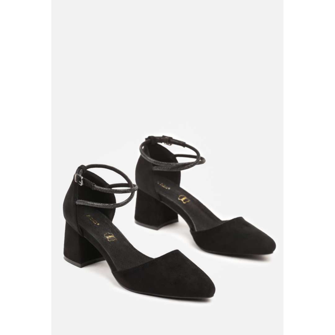 Heeled shoes, black
