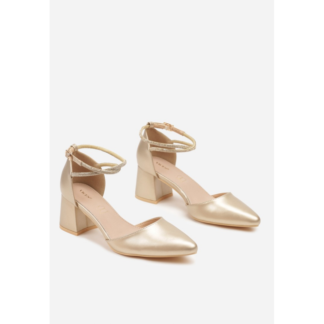Heeled shoes, gold