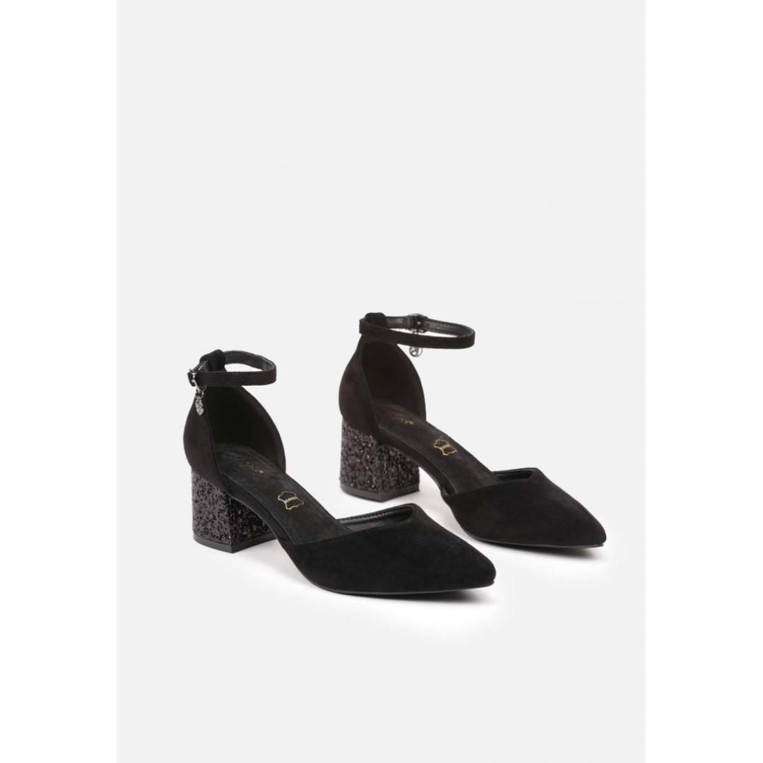 Heeled shoes, black
