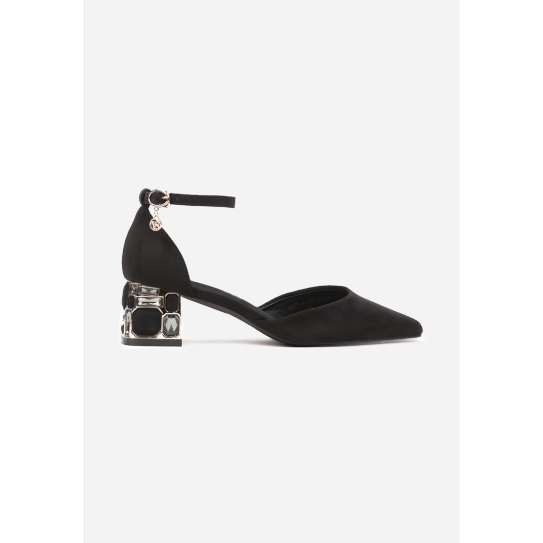 Heeled shoes, black