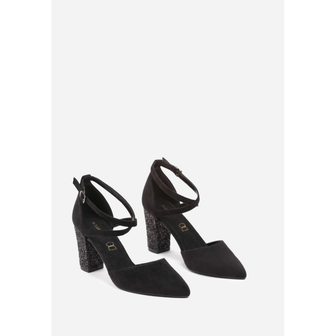 Heeled shoes, black