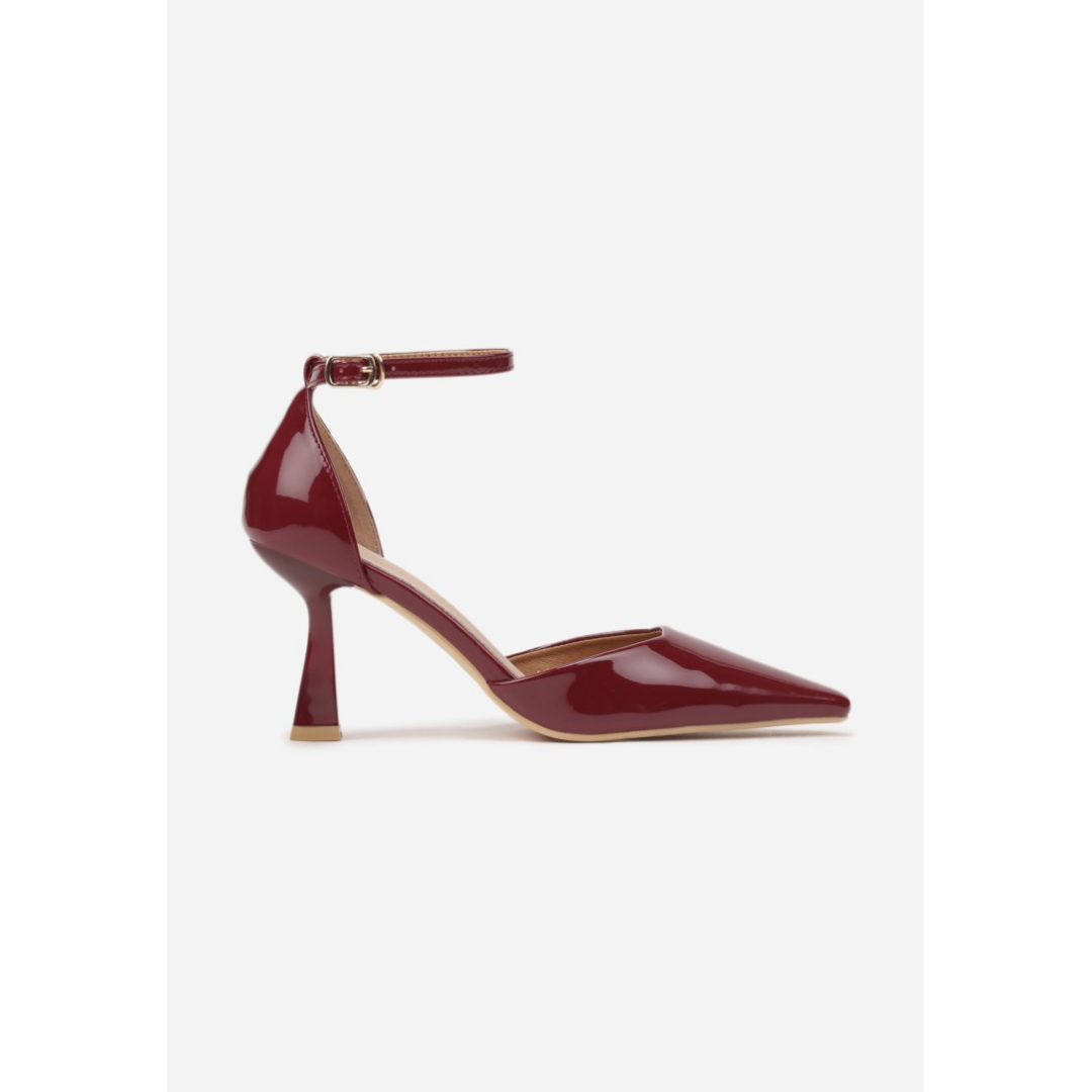 Heeled shoes, red