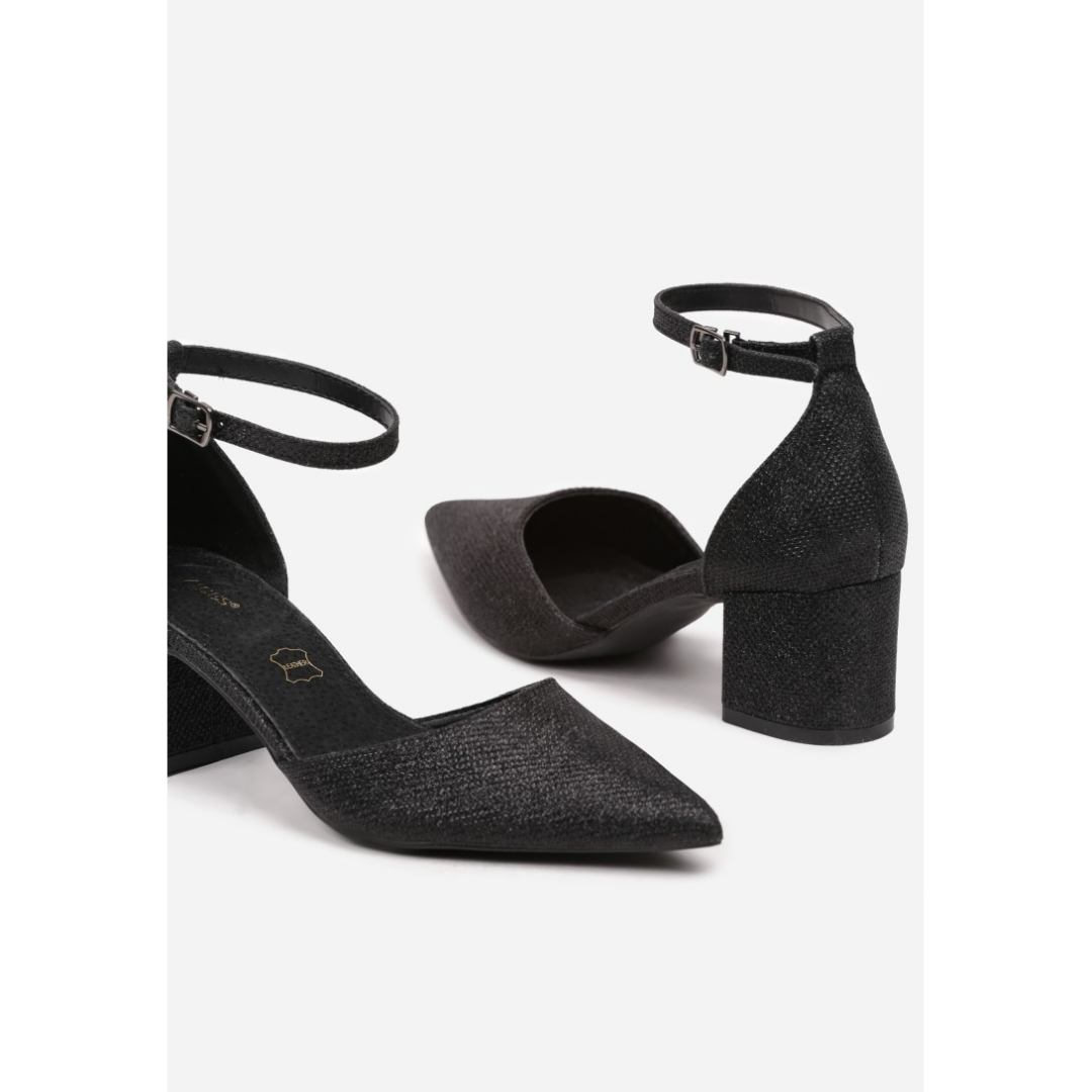 Heeled shoes, black