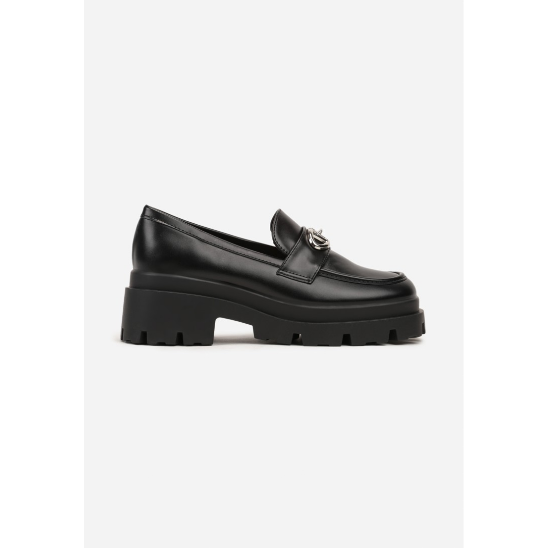 Loaferid, must