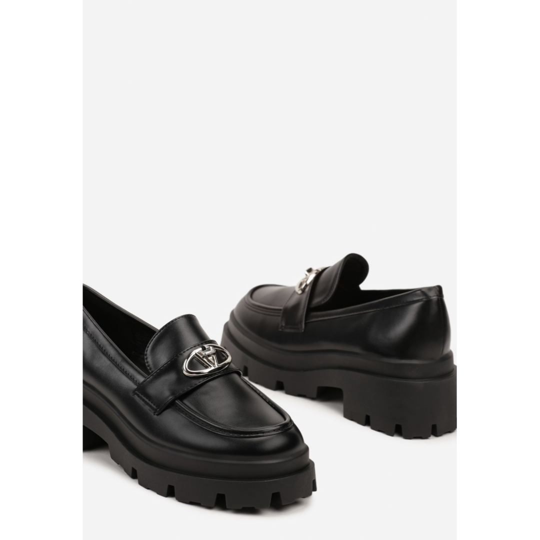 Loaferid, must