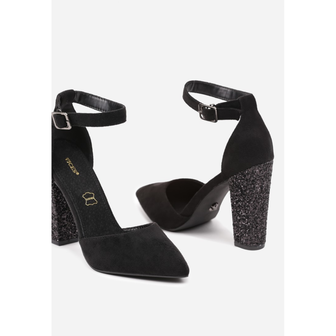 Heeled shoes, black