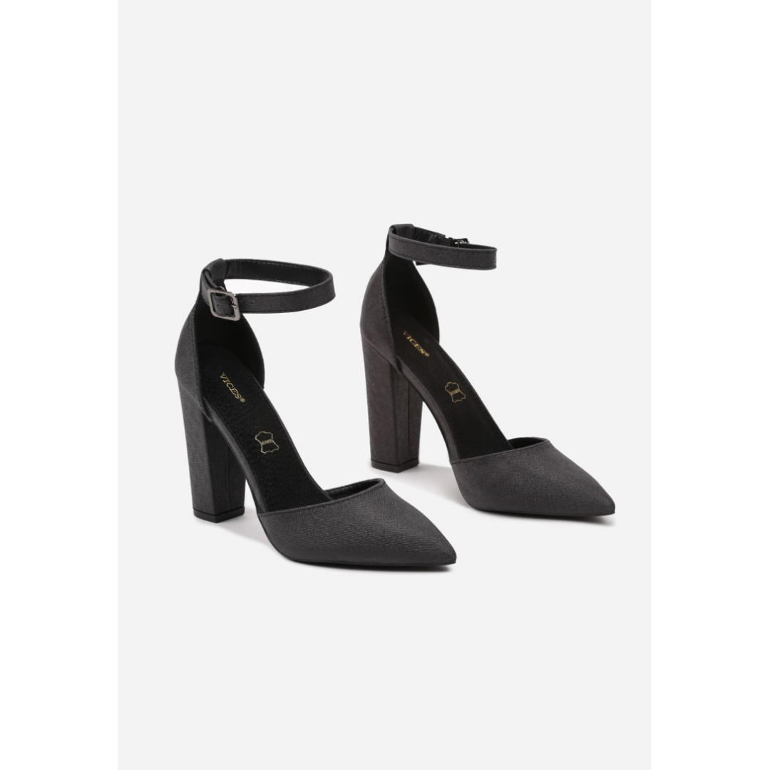 Heeled shoes, black