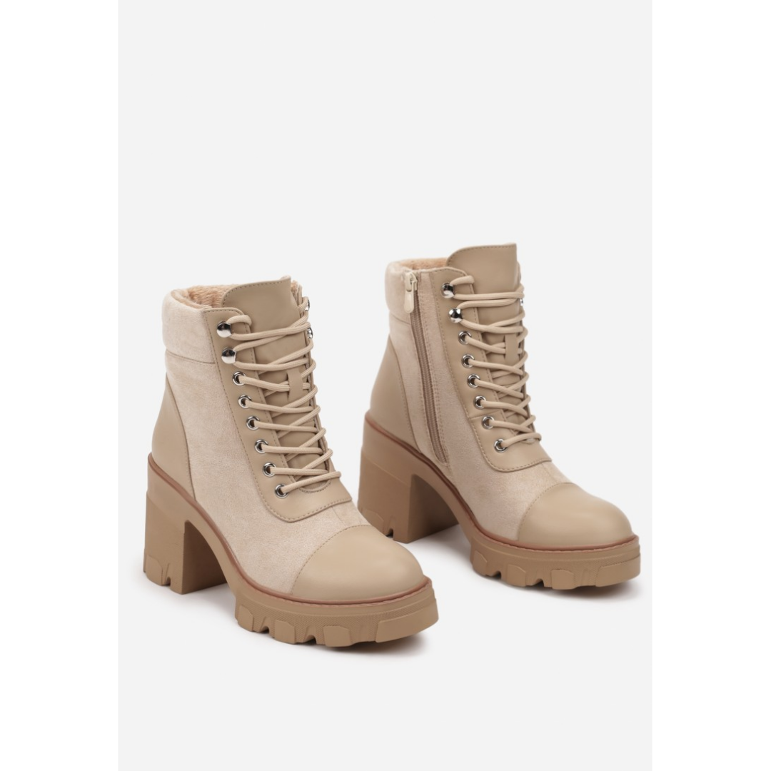 Boots, beige