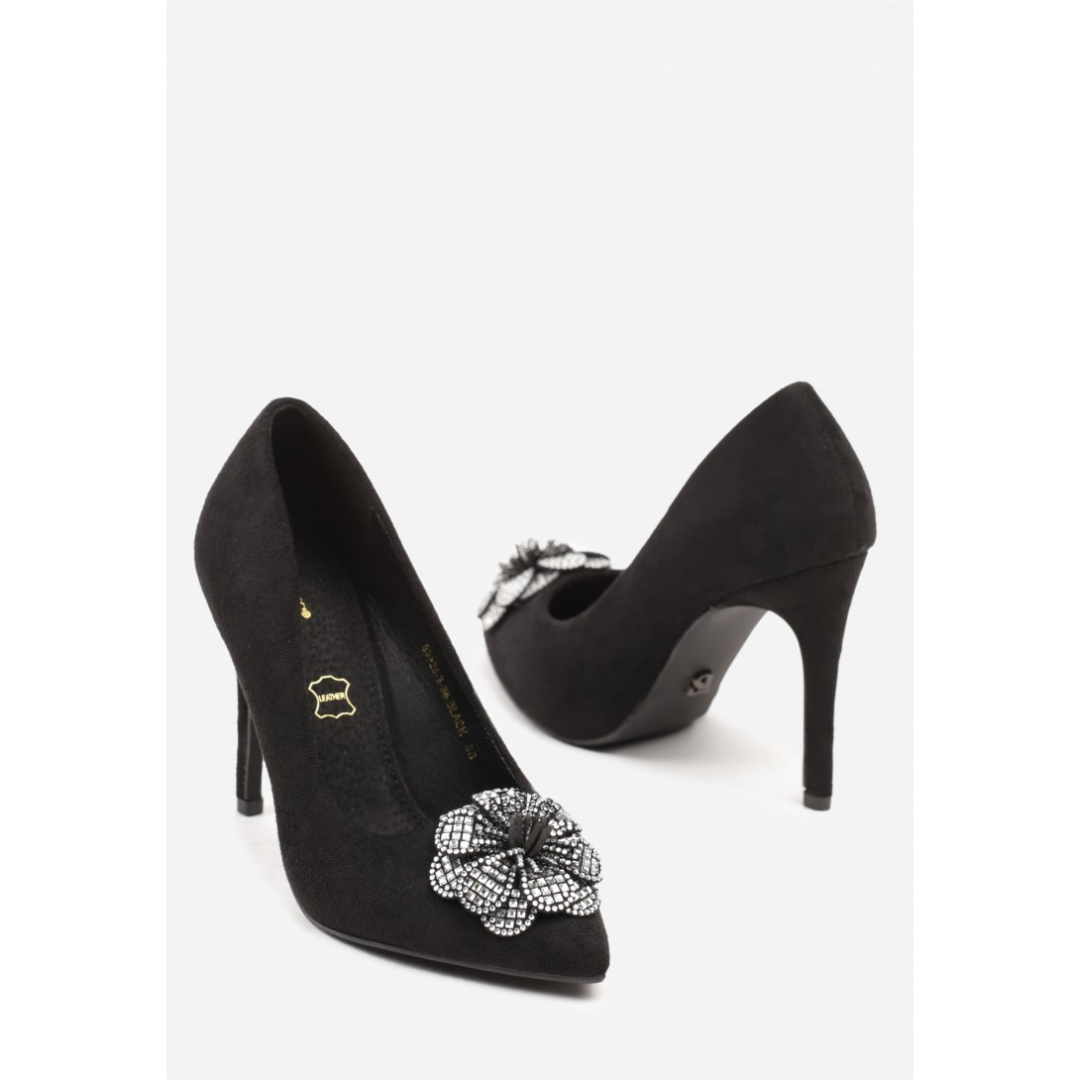 Heeled shoes, black