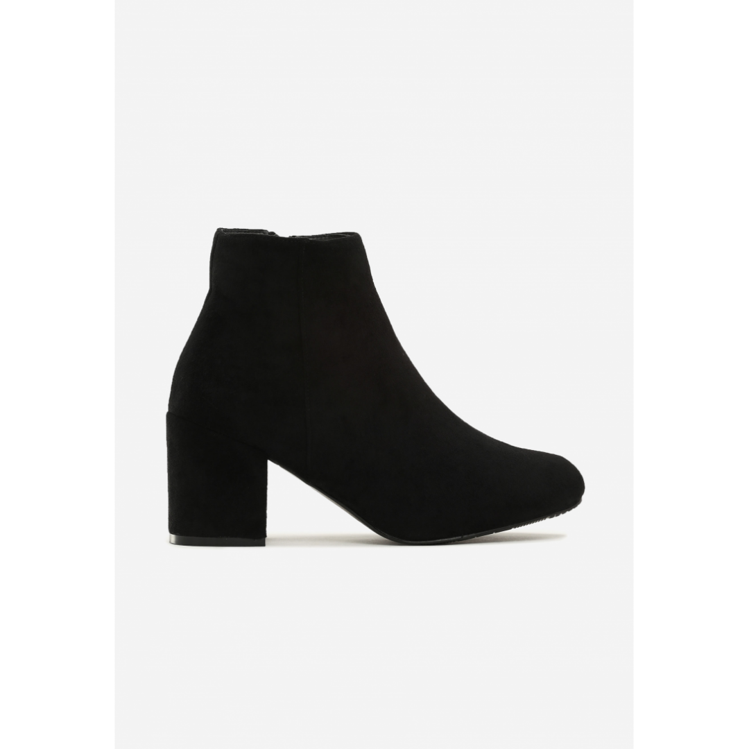 Heeled boots, black