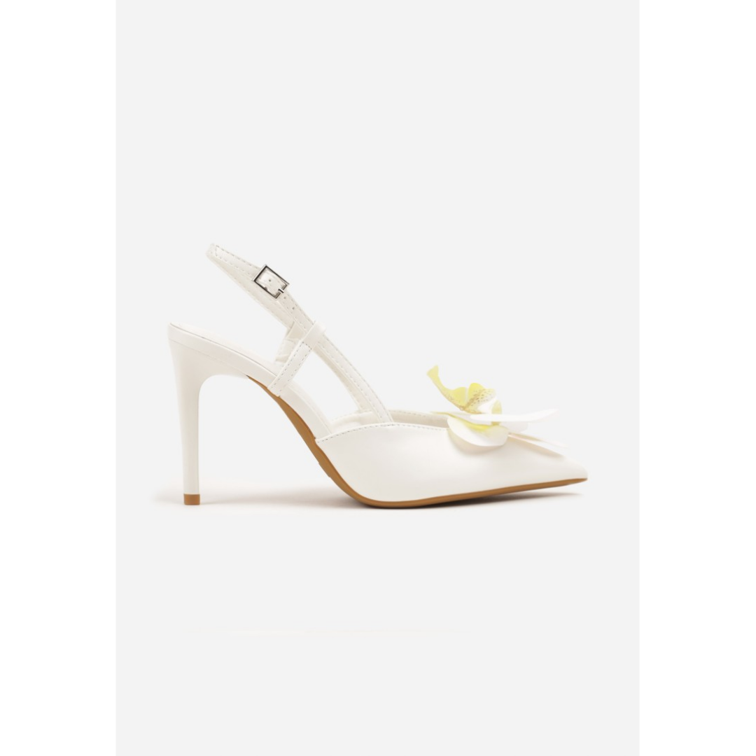 Heeled shoes, white