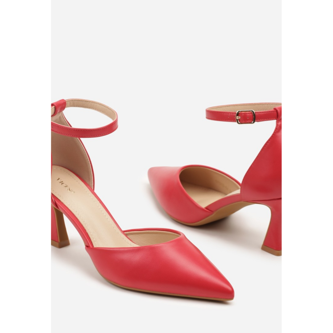 Heeled shoes, red