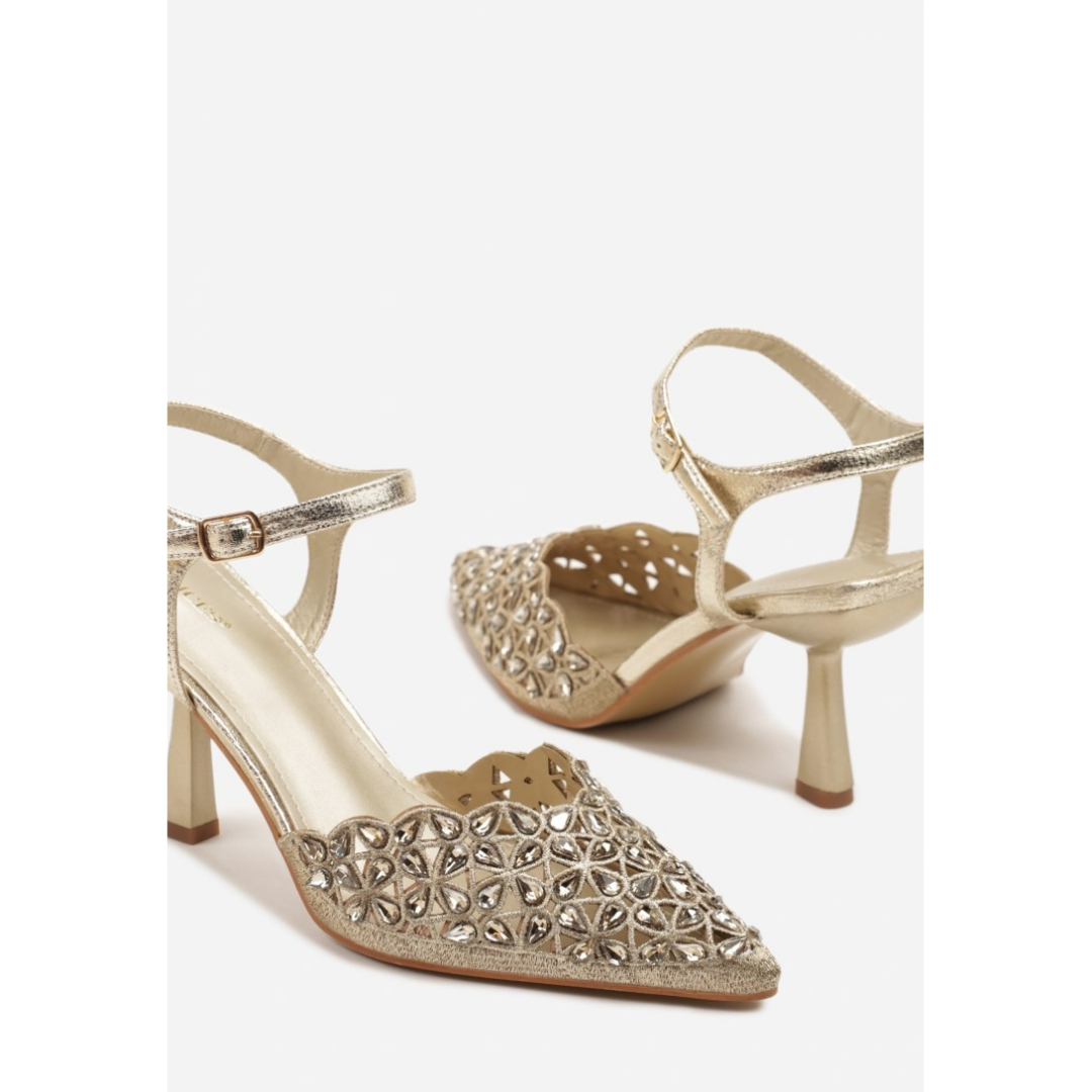 Heeled shoes, gold
