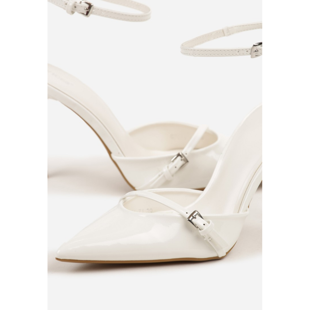 Heeled shoes, white