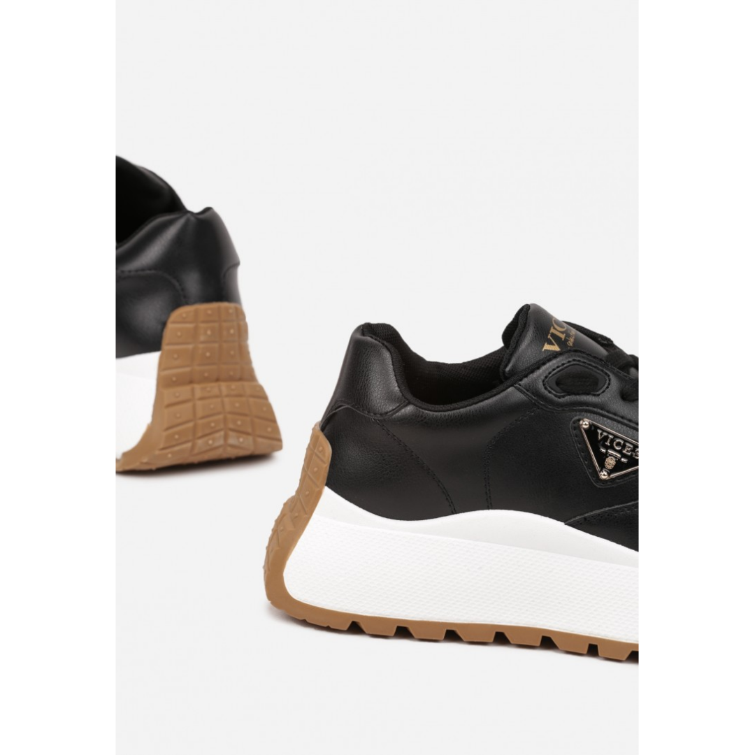 Sneakers, black