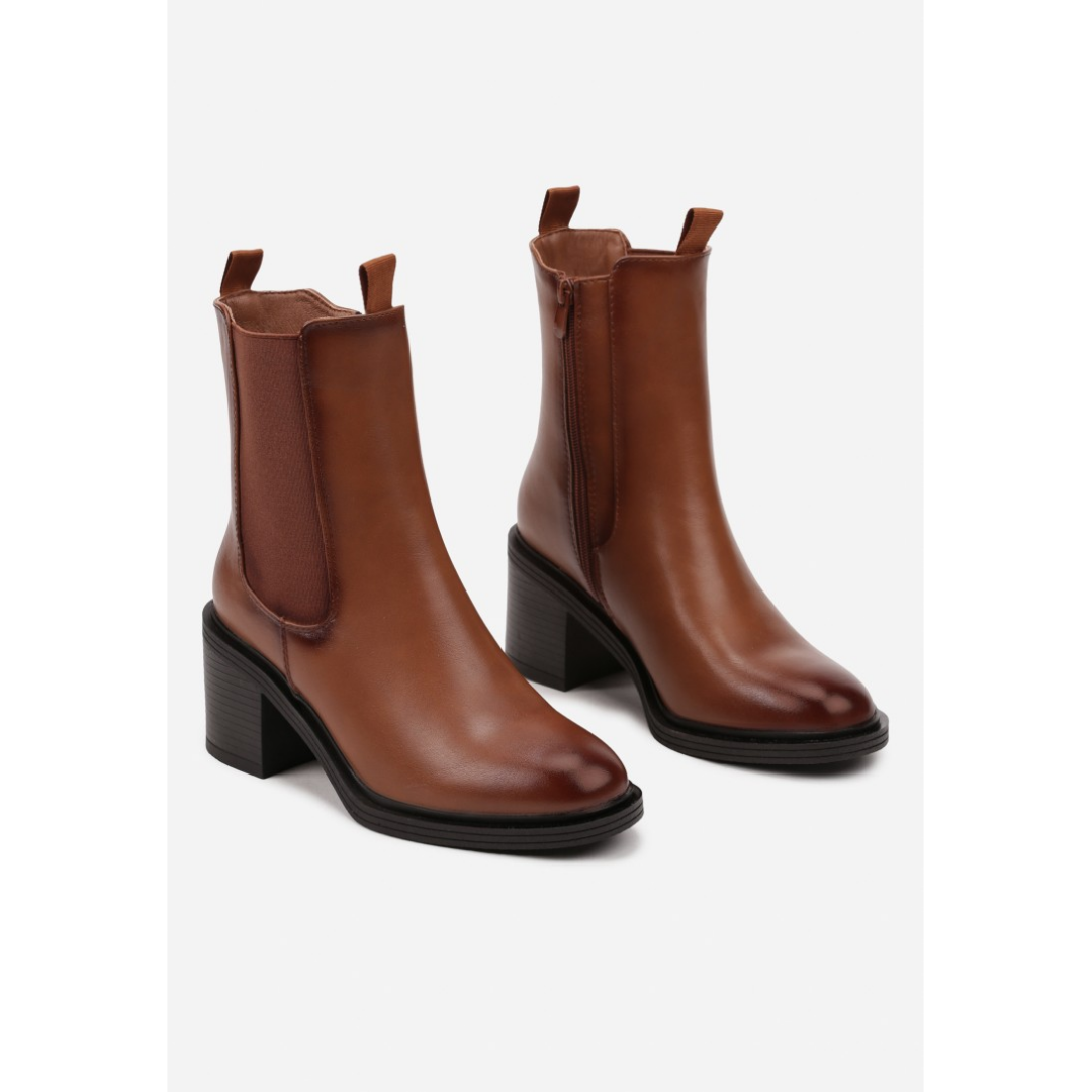 Heeled boots, brown