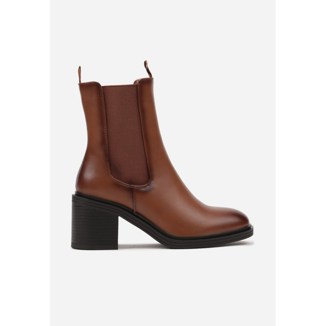Heeled boots, brown