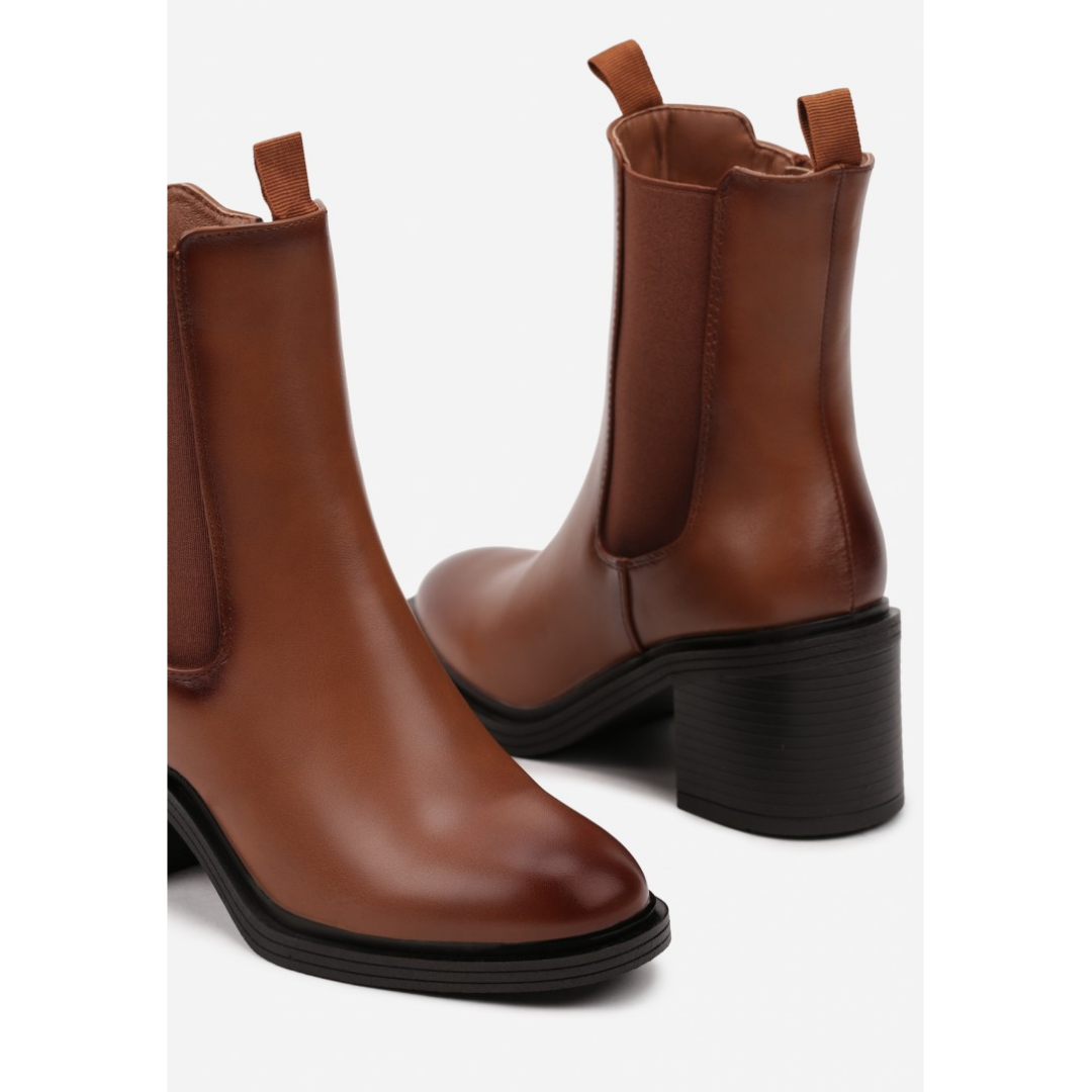 Heeled boots, brown