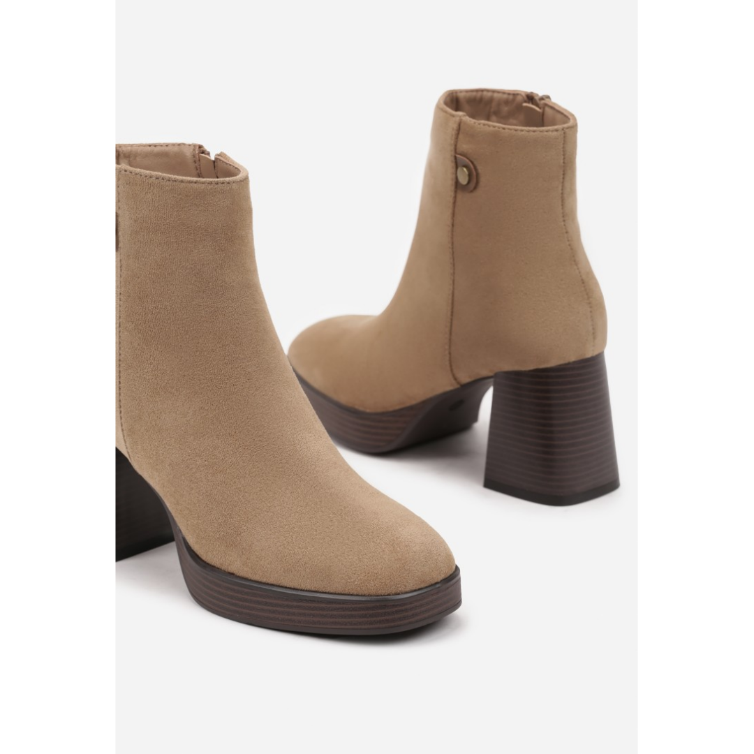 Heeled boots, beige