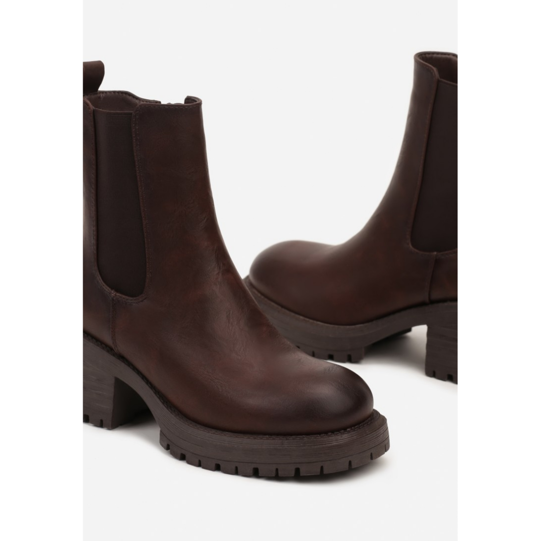 Boots, brown