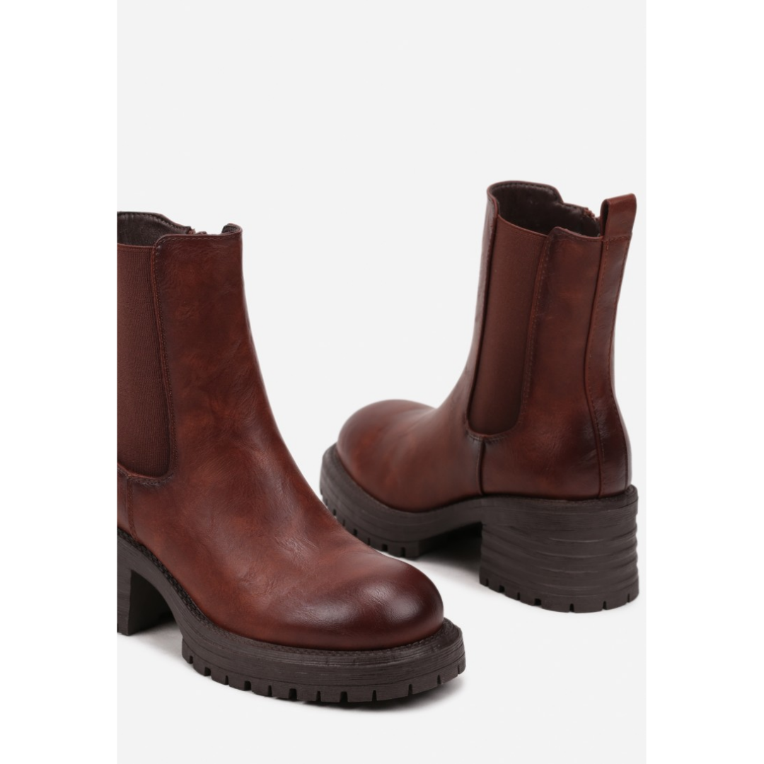 Boots, brown