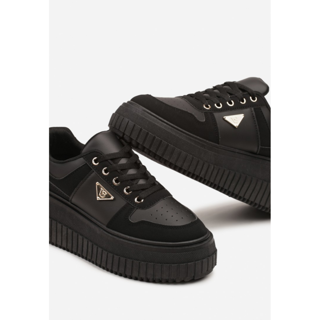 Sneakers, black