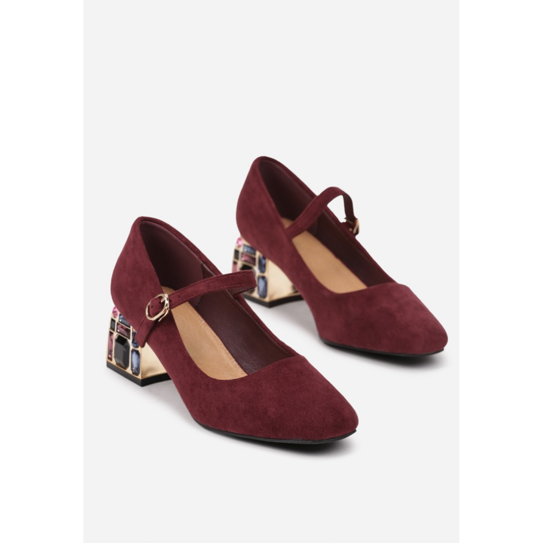 Heeled shoes, red