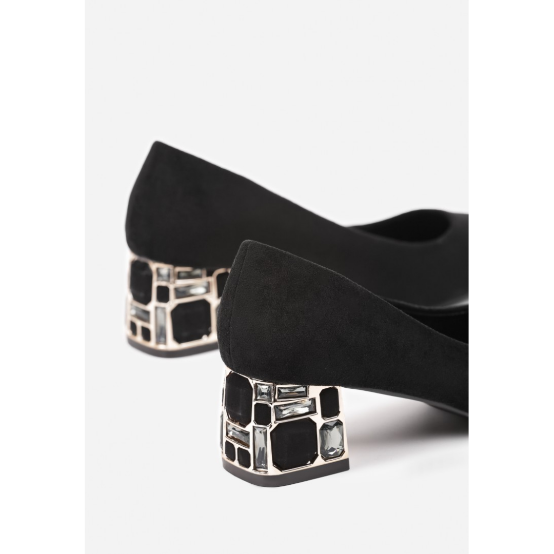 Heeled shoes, black
