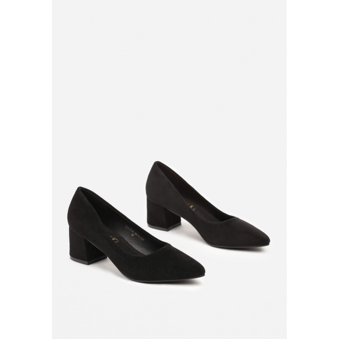 Heeled shoes, black
