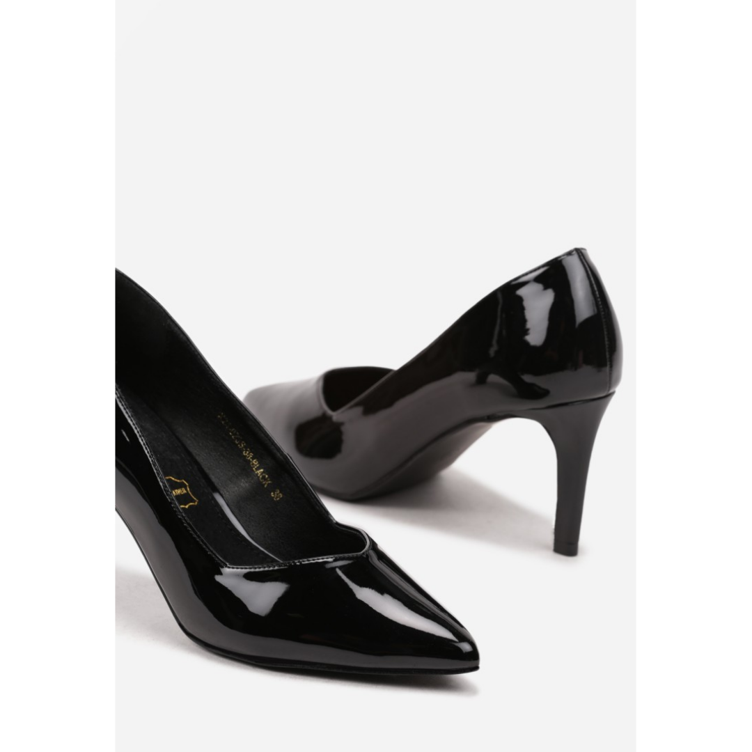 Heeled shoes, black
