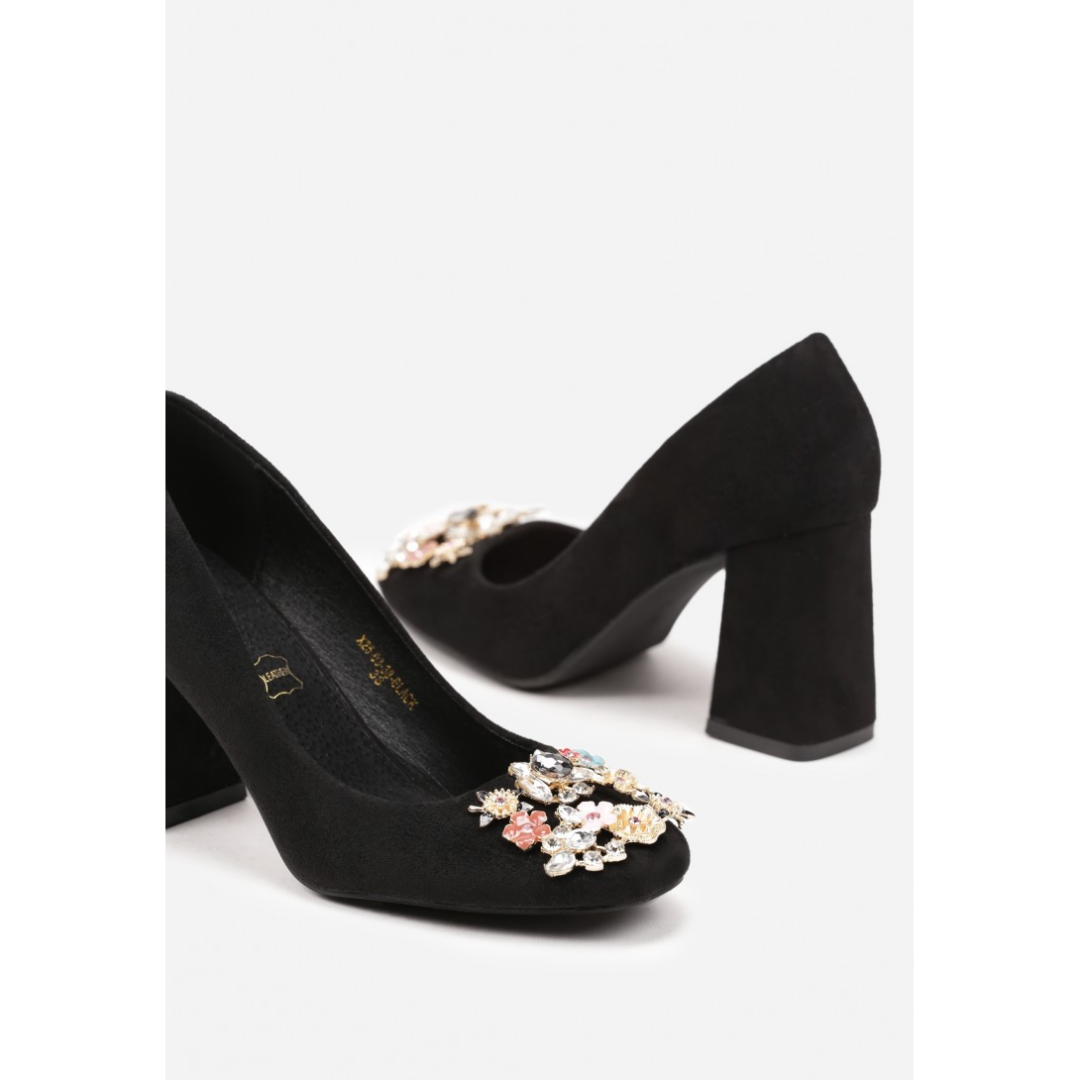 Heeled shoes, black